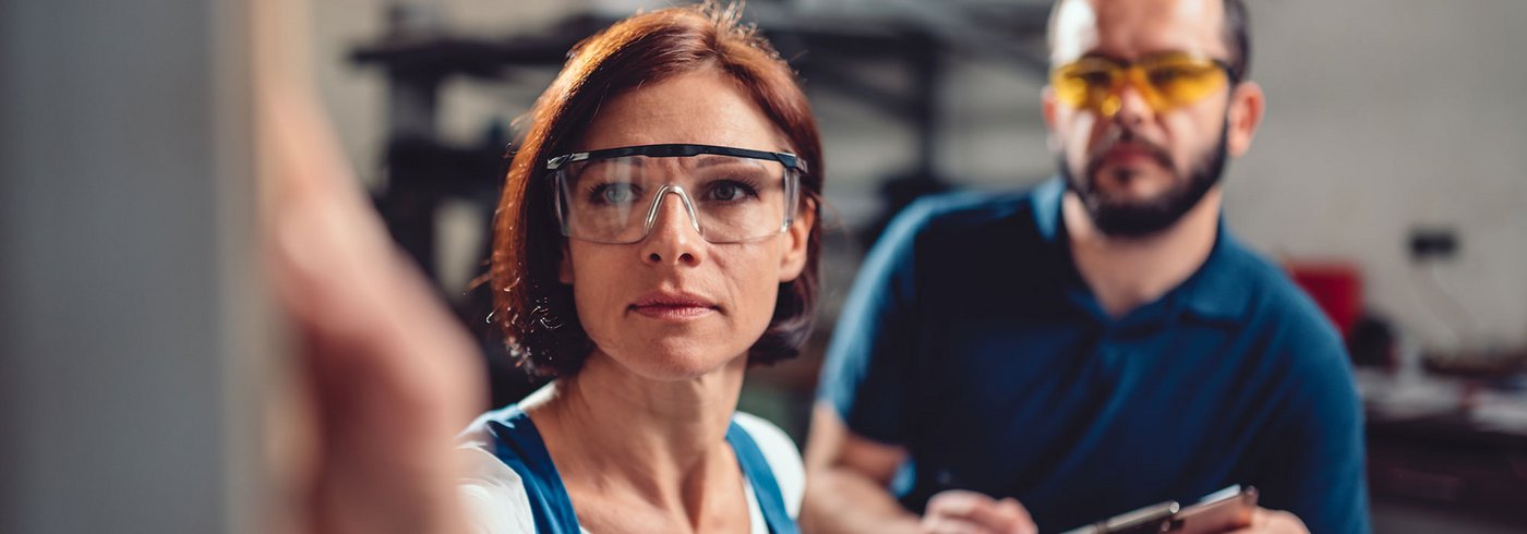 <span>Wir suchen Dich!</span><br>Bist du bereit <br>für neue <br>He­raus­for­derungen?